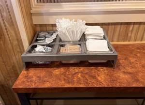 lot 9484 image: Gray Small 6-Compartment Organizer