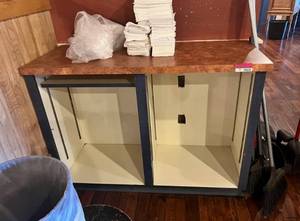 lot 9505 image: Storage Cabinet