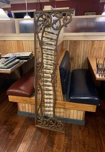 lot 9512 image: Archway Decor