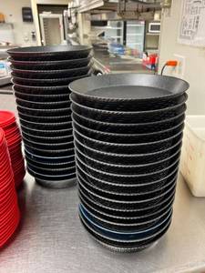 lot 9528 image: 36 Black Baskets