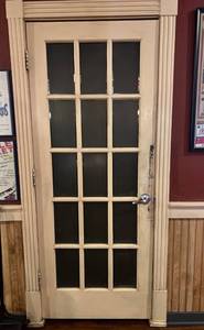 lot 9533 image: White Door