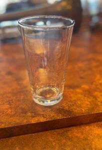 lot 9537 image: Lot of 24 Short Beer Glasses