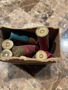 lot 19 image: partial box of 12 ga shells