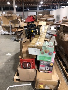 lot 2698 image: Untested Pallet With Miscellaneous Items