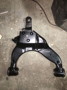 lot 2812 image: control arm SH L LSAV27 L73221345