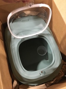 lot 2828 image: litter box with see through door