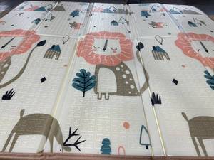 lot 58705 image: Foldable Baby Play Mat, 76��x70��x0.5, Portable Baby Floor Mat, Extra Thick Anti-Slip XPE Crawling Mat, Reversible Baby Play Mat Foam