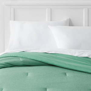 lot 5791 image: Room Essentials FullQueen Microfiber Micro Texture Comforter Light Green