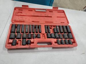 lot 5851 image: Performance Tool 38 and 12 Impact Socket Set