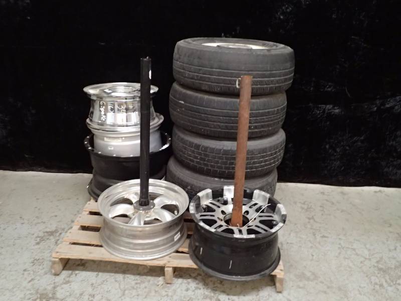 lot 1022 image: Wheels and Tires Lot with Decorative VIP Rope Posts