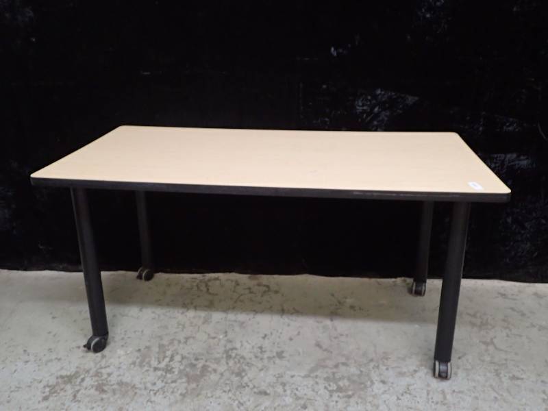 lot 1087 image: HON Office Work Table on Casters