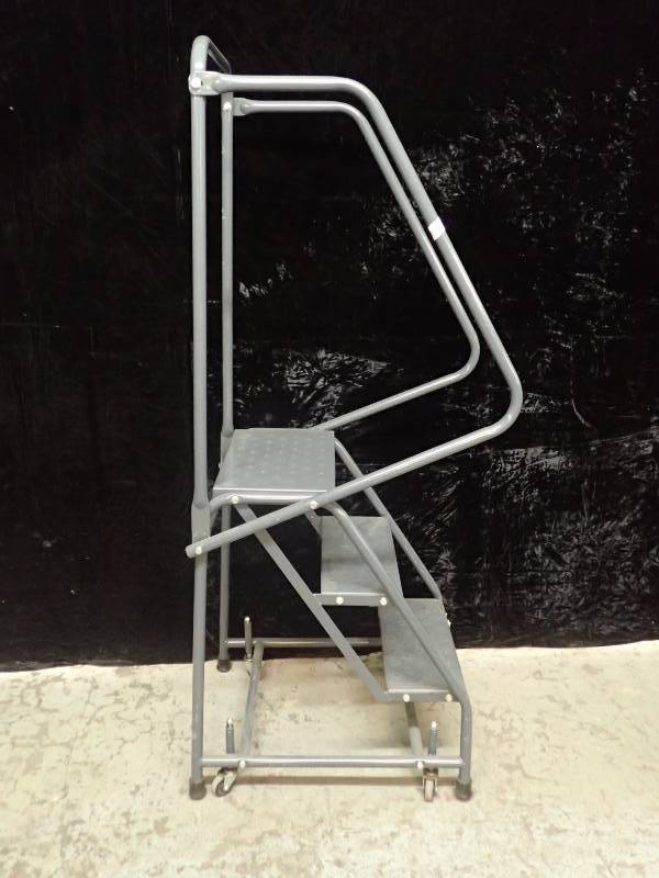 lot 1095 image: Ballymore 450lb Capacity Metal Step Ladder