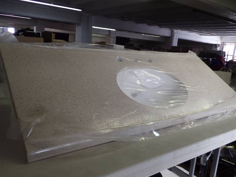 lot 1103 image: Vanity Top