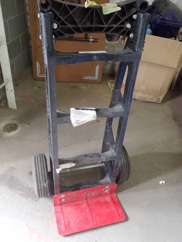lot 1110 image: DAYTON Convertible Hand Truck, Continuous Frame Flow-Back, 600 lb., Overall Height 50