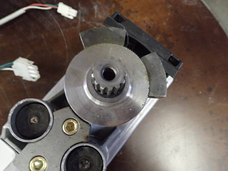 lot 1124 image: Fire Door Operator with Automatic Closer R5522