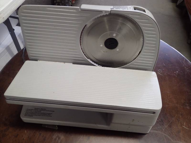 lot 1139 image: Chefs Choice Premium Electric Slicer