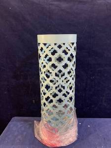 lot 35553 image: LIGHT BLUE METAL DECORATIVE UMBRELLA HOLDER
