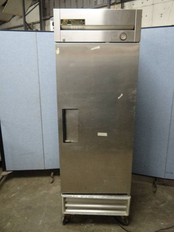 lot 2272 image: True Single Door Reach in Refrigerated Cooler on Casters
