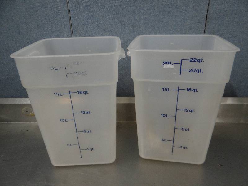 lot 2297 image: Pair Of Cambro Opaque 22qt Food Containers