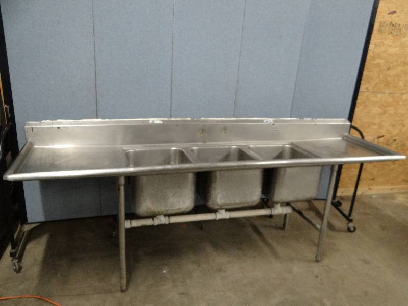 lot 2307 image: Advance 102� Fully Stainless 3 Bay Sink On Legs
