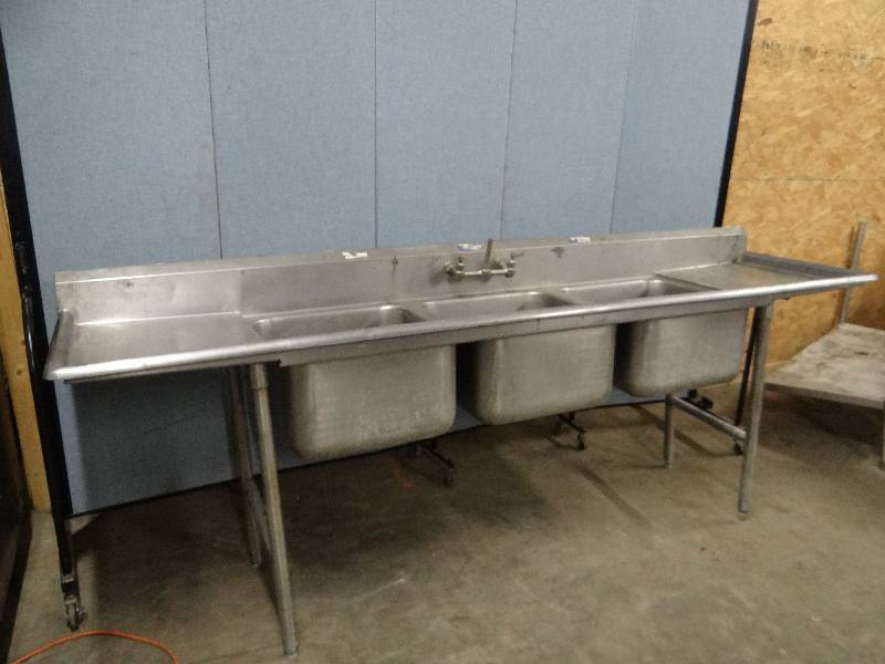 lot 2309 image: Stainless 106 Commercial 3 Compartment Sink