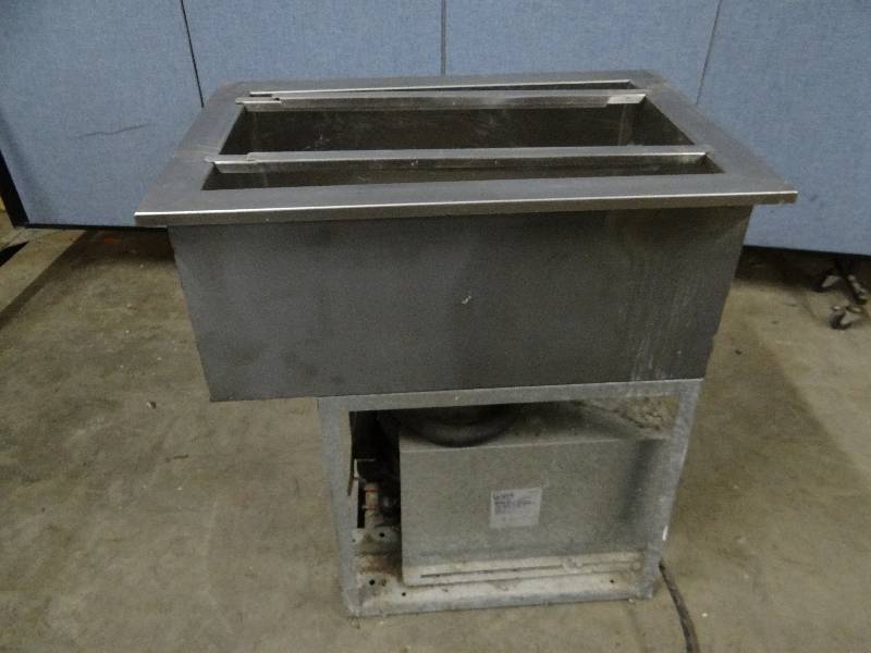 lot 2331 image: Randell 26x18 Drop in Ice Well w Compressor Unit