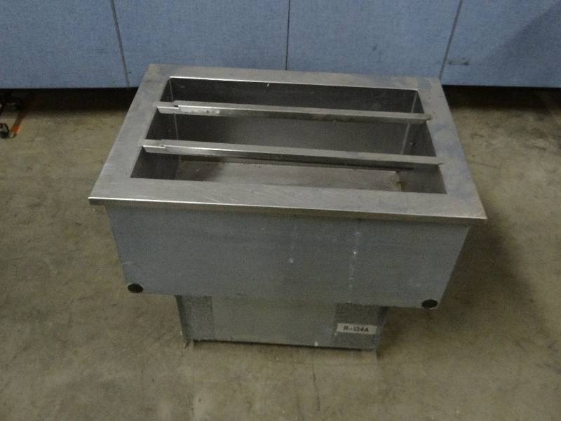 lot 2332 image: Delfield 26x18 Drop in Ice Well w Compressor Unit