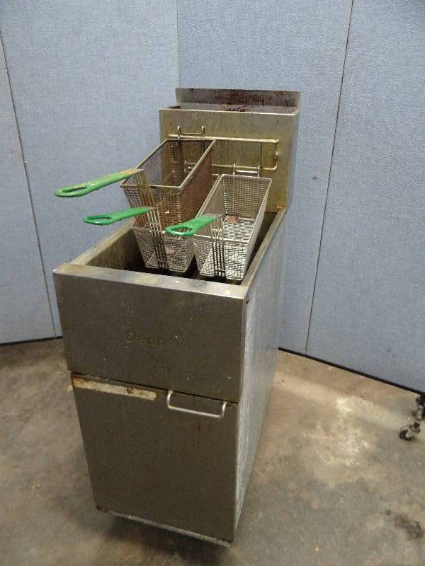 lot 2410 image: Natural Gas 35-43lb Dean Floor Fryer