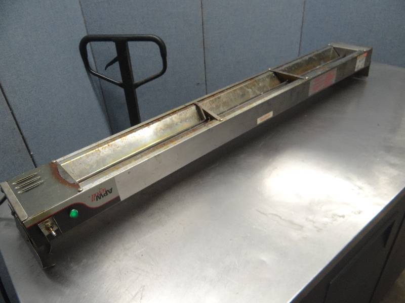 lot 2414 image: APW Wyatt 48 Inferred Heat Lamp