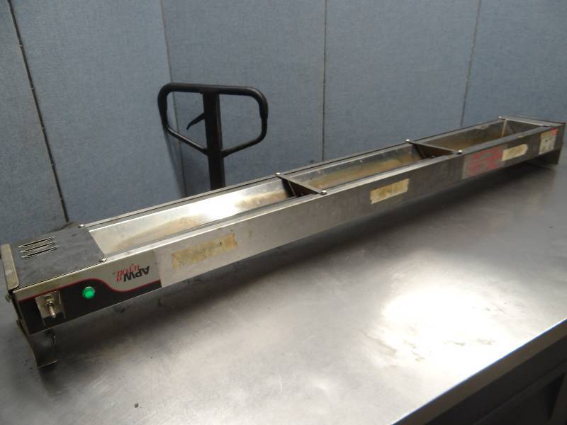 lot 2415 image: APW Wyatt 48 Inferred Heat Lamp