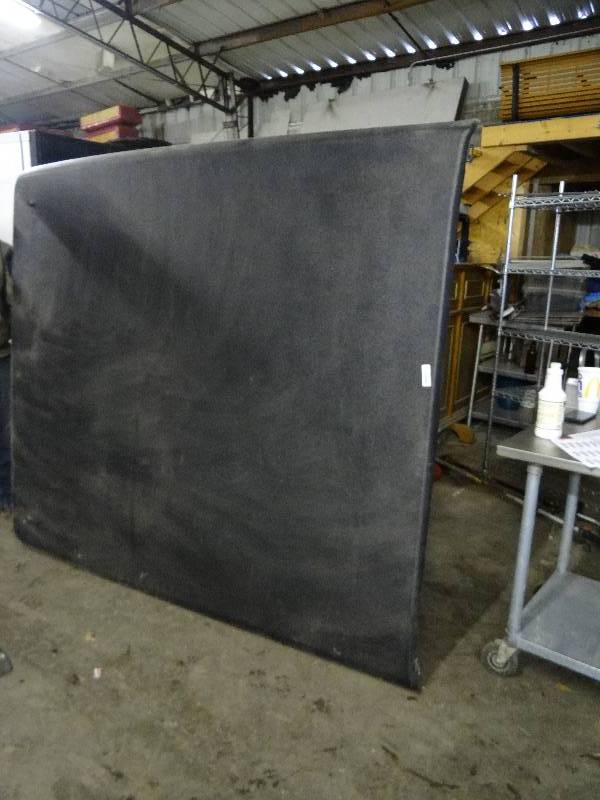 lot 2462 image: UnderCover Truck Bed Cover