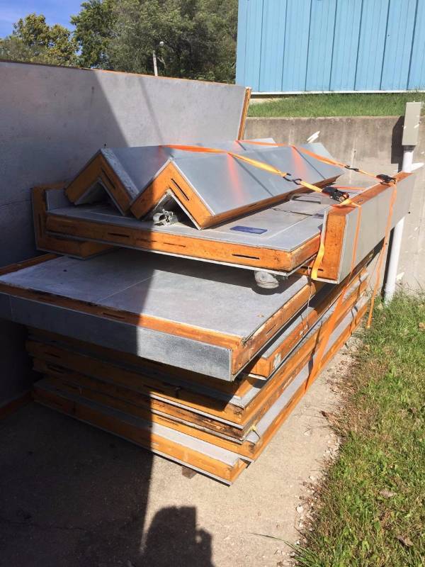 lot 2473 image: Vollrath Walk-in Cooler Unit10X10 Disassembled Ready For Pickup