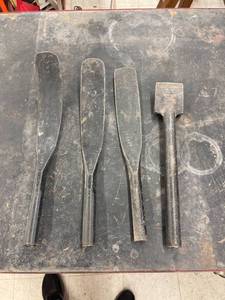 lot 4341 image: 4 blue point body spoons