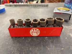 lot 4382 image: MAC swivel 38 drive sockets