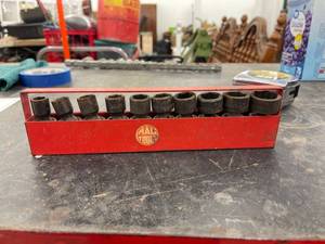 lot 4383 image: MAC 38 swivel metric sockets