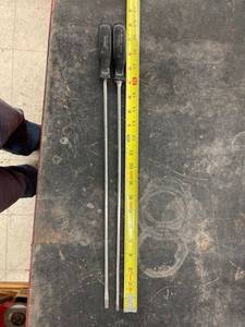 lot 4388 image: snap on long screwdrivers