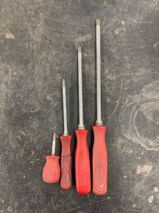 lot 4391 image: snap on red screwdrivers