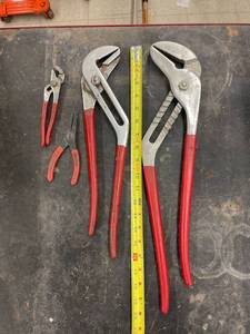 lot 4393 image: blue point pliers lot