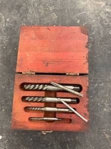 lot 4405 image: ace bolt extractors