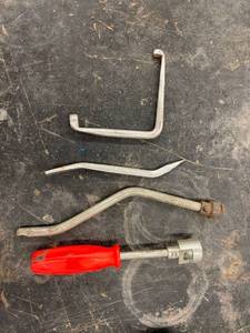 lot 4410 image: brake tool lot