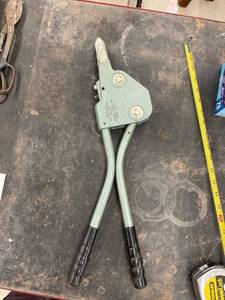lot 4436 image: big daddy riveter