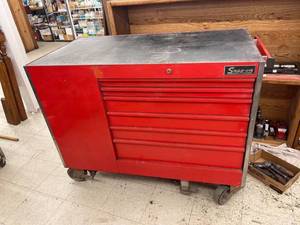 lot 4496 image: large 3 sided snap on tool box