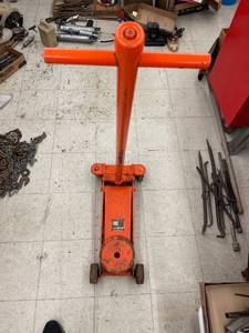 lot 4498 image: working hein-Werner 1 12 ton floor jack