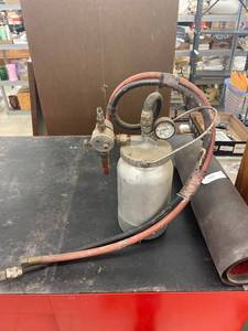 lot 4499 image: paint can
