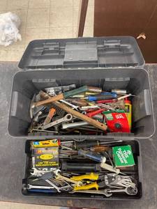 lot 4500 image: tool box full of tools