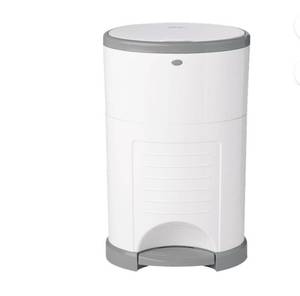 lot 72705 image: Dekor Plus Hands-Free Diaper Pail, White