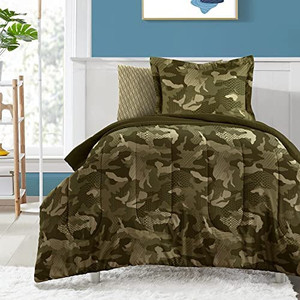 lot 6766 image: Dream Factory Boys Army Green Desert Camo Comforter Set, Multi, FULL