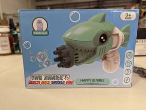 lot 313 image: Happy Bubble Shark Multi Hole Bubble Gun