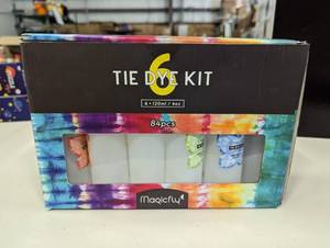 lot 390 image: Magic Fly 6 Color Tie Dye Kit