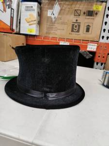 lot 909 image: Black Felt Pop Out Top Hat